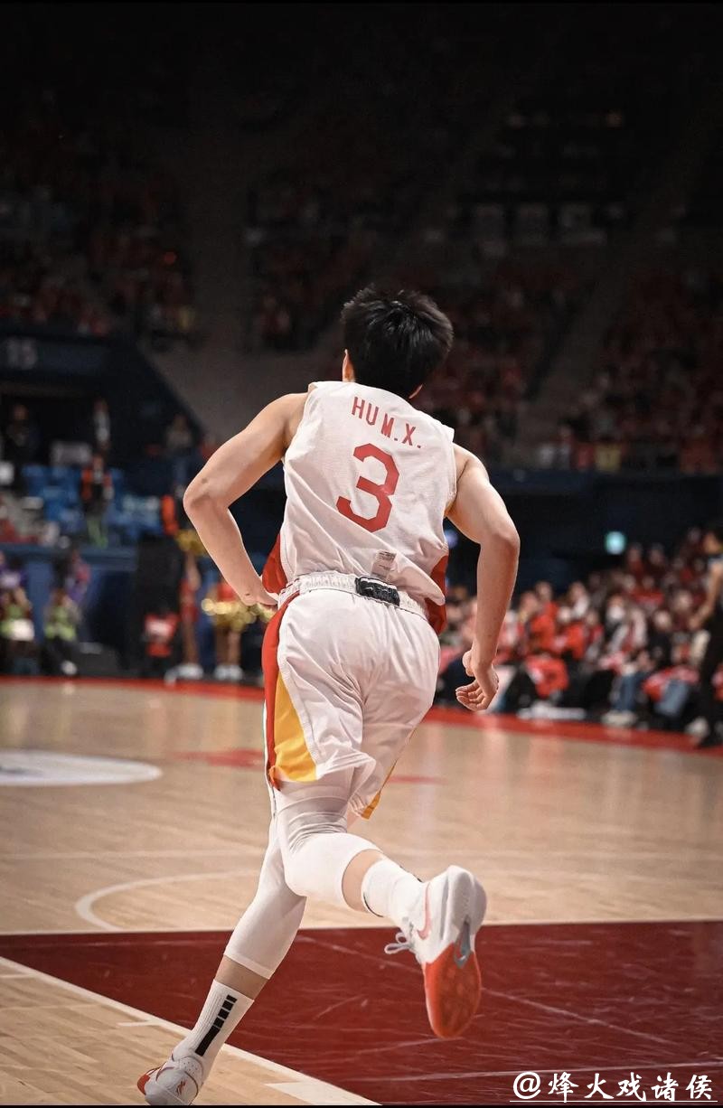 胡明轩末节连得8分，看清他最适合的位置和打法